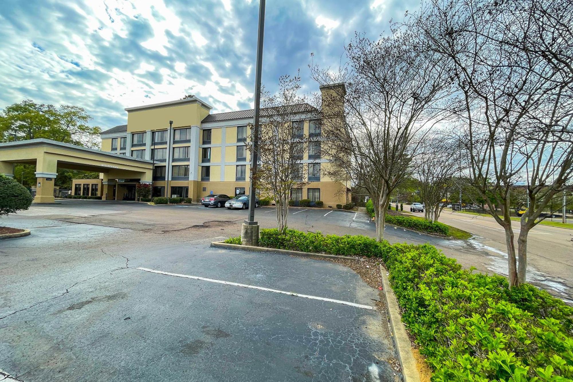 Oyo Townhouse Jackson - Ridgeland Hotel Exterior foto