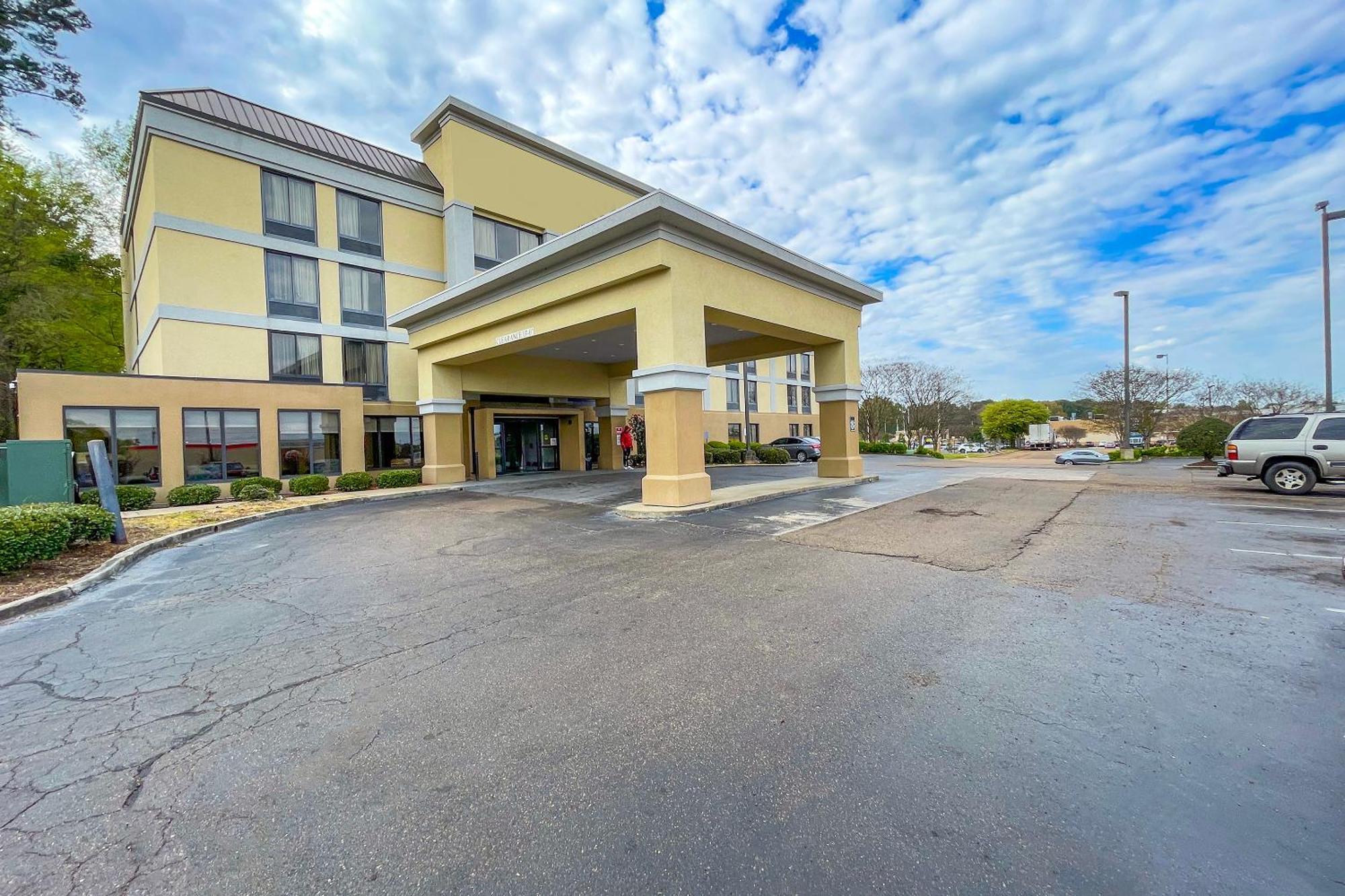 Oyo Townhouse Jackson - Ridgeland Hotel Exterior foto